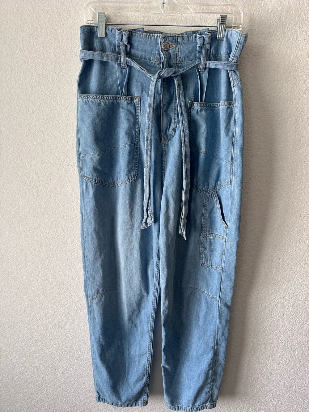 We The Free People Paperbag Waist Jeans Light Wash Blue Tapered Leg Denim 28